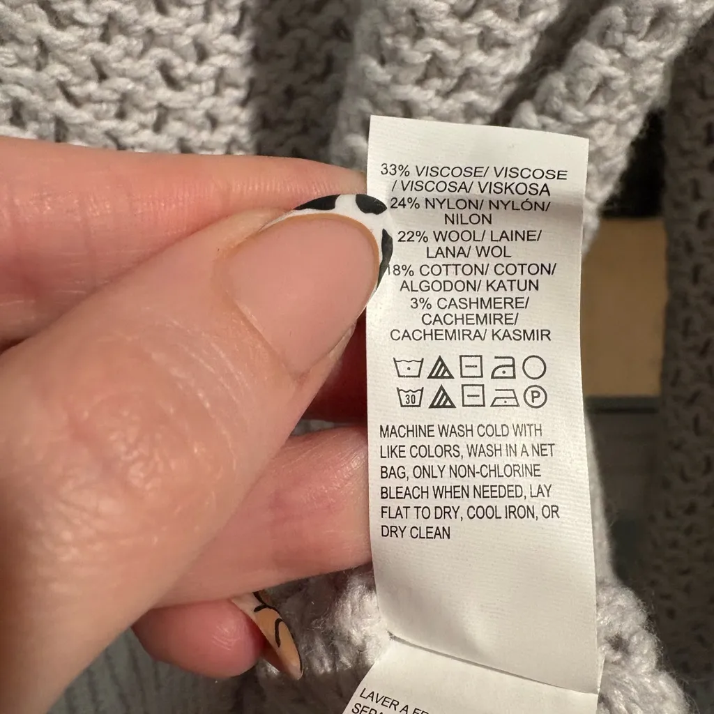 Lucky Brand Light Gray V-Neck Sweater - Image 4