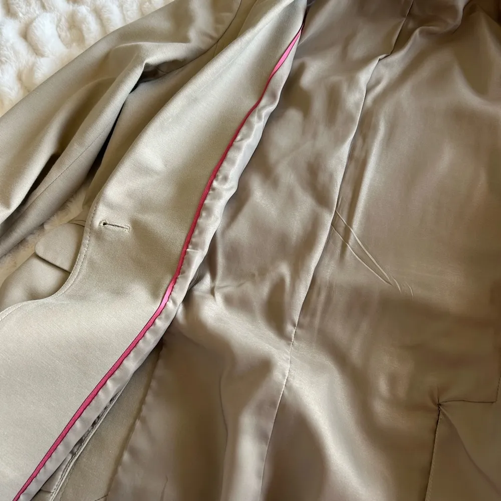 Banana Republic Women’s Beige Stretch Blazer - Image 7