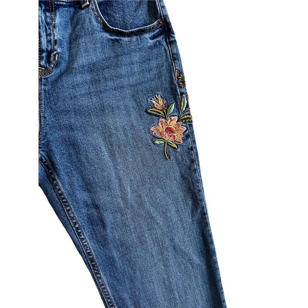 Old Navy boyfriend red roses embroidered Jeans size 6 - Image 9