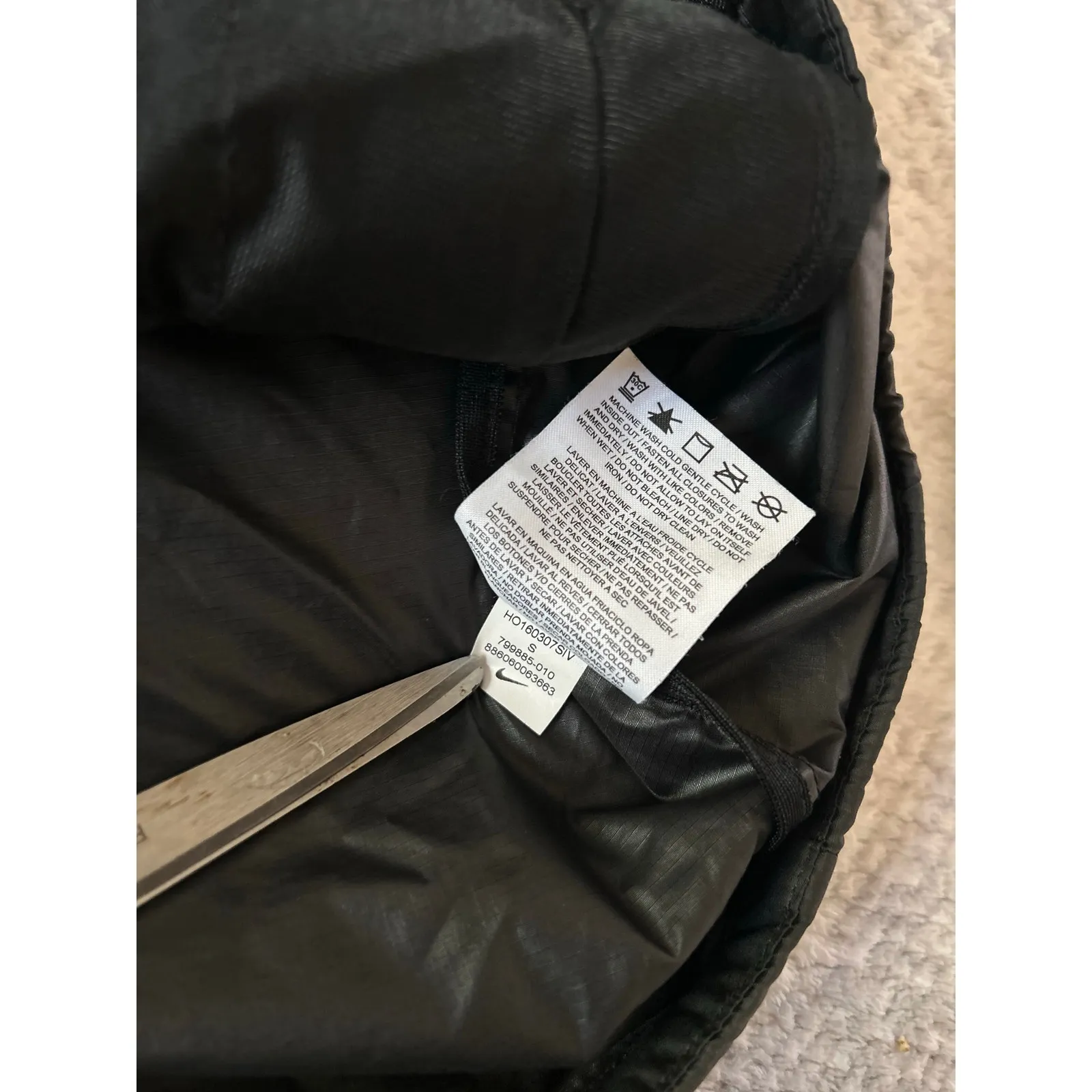 Nike Women's Shield Flash Running Reflective Zip Up Black Gray Jacket Size Small - Image 8