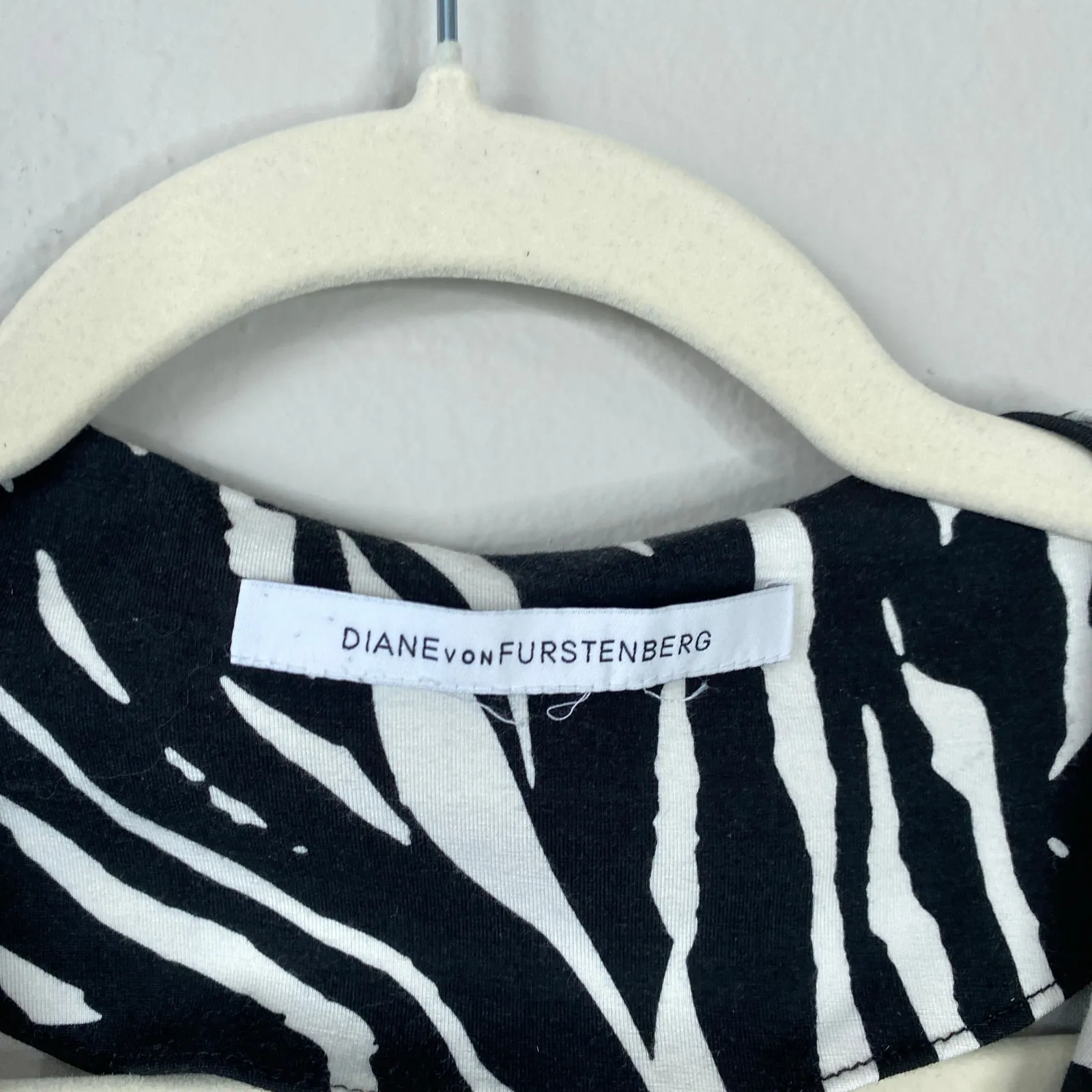 DIANE VON FURSTENBERG Reina Long Sleeve Zebra Print Dress Size 8 Animal Print - Image 5