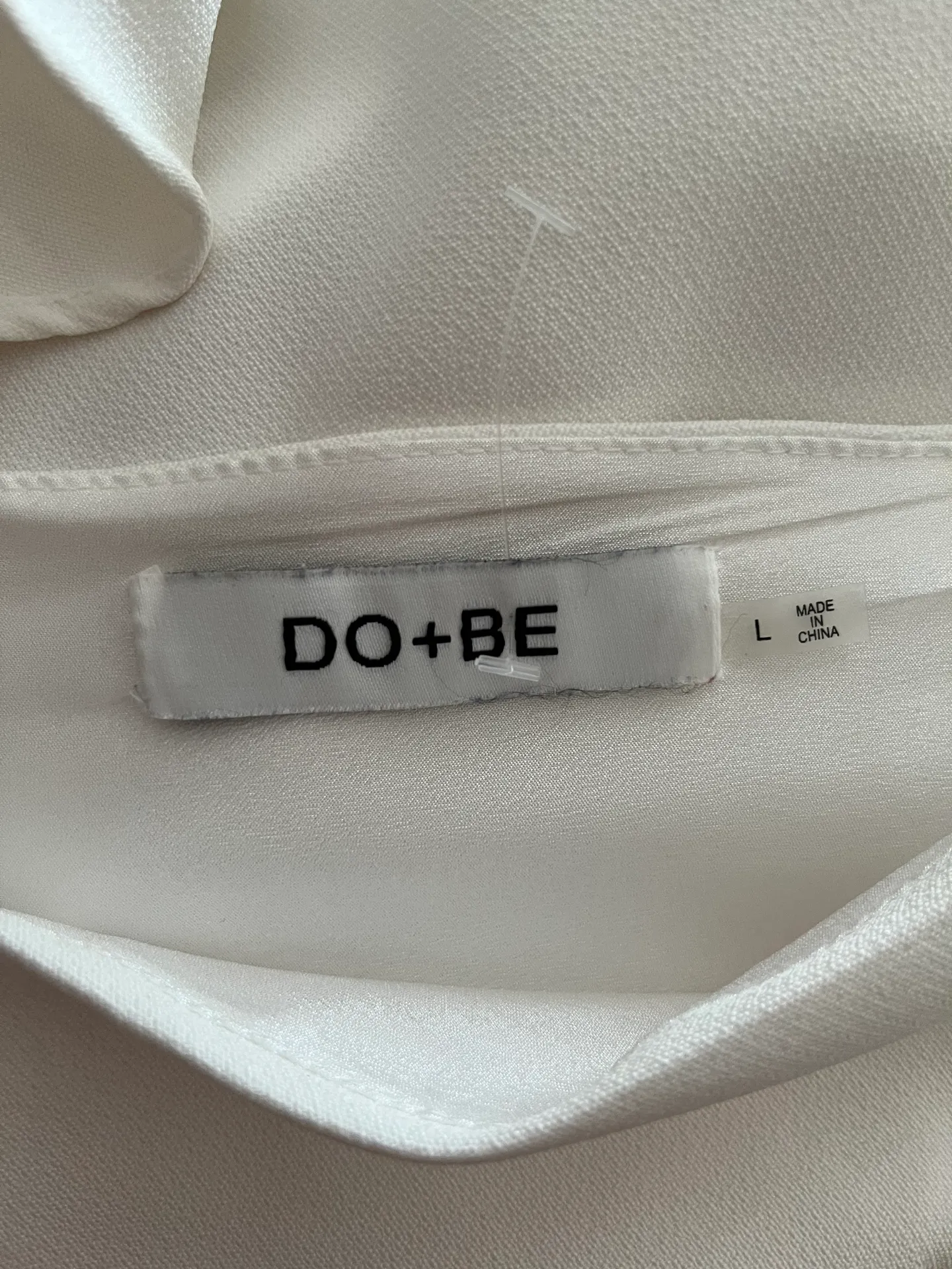 Do Be White romper ladies size large 31 length x 17 wide Zipper on the side - Image 5