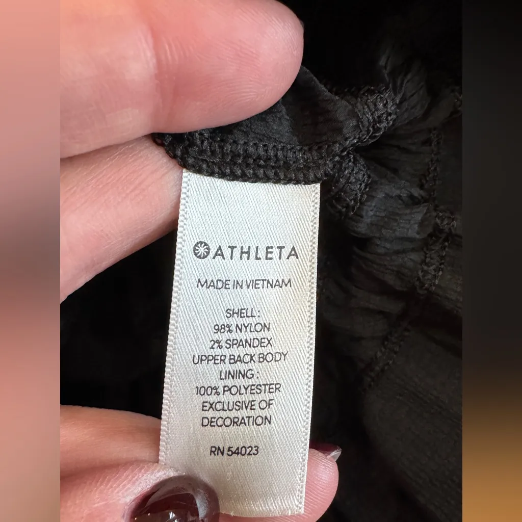 Athleta Avenue light weight jacket black size large - Image 4