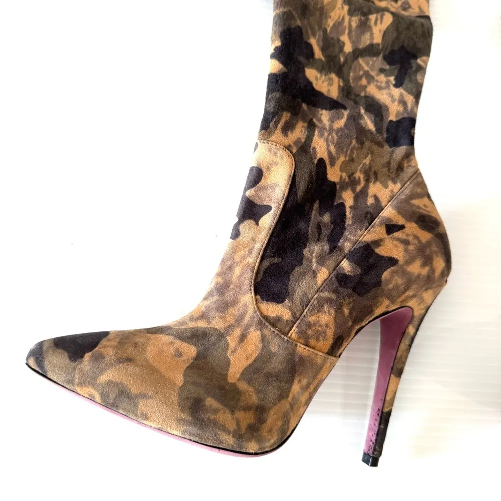 AMANDA GREGORY Gregory Strtch Suede Tall Boots In Desert Camouflage Size: 38 Tan Size 7 - Image 6