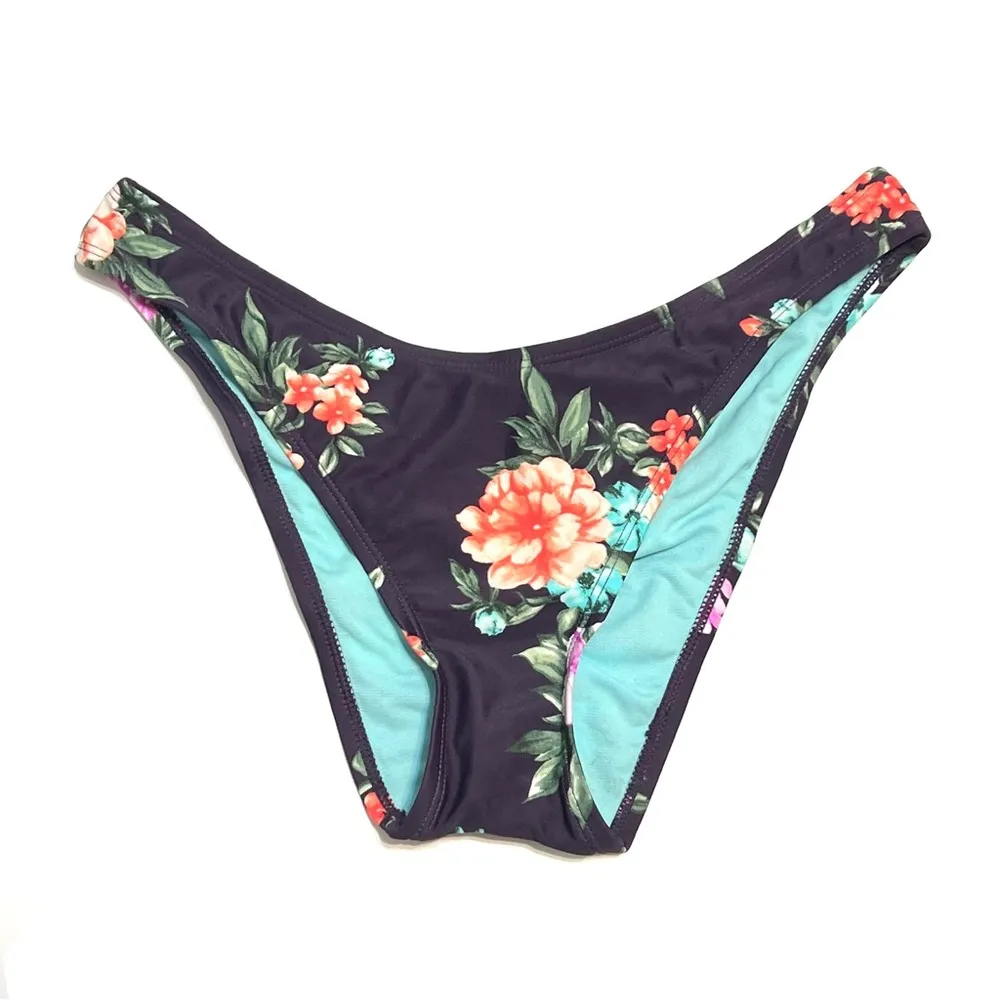 Shade & Shore High Leg Cheeky Bikini Bottom Dark Purple Floral Ruched Back M - Image 2