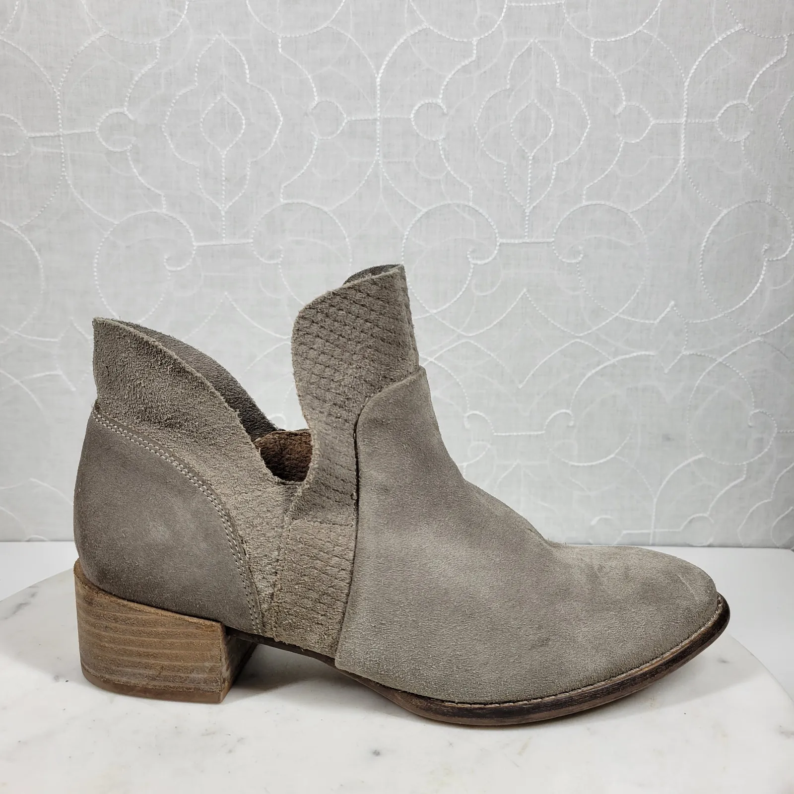Seychelles Womens Ankle Boots 8 Gray Taupe Suede Leather Side Zip Block Heel - Image 2