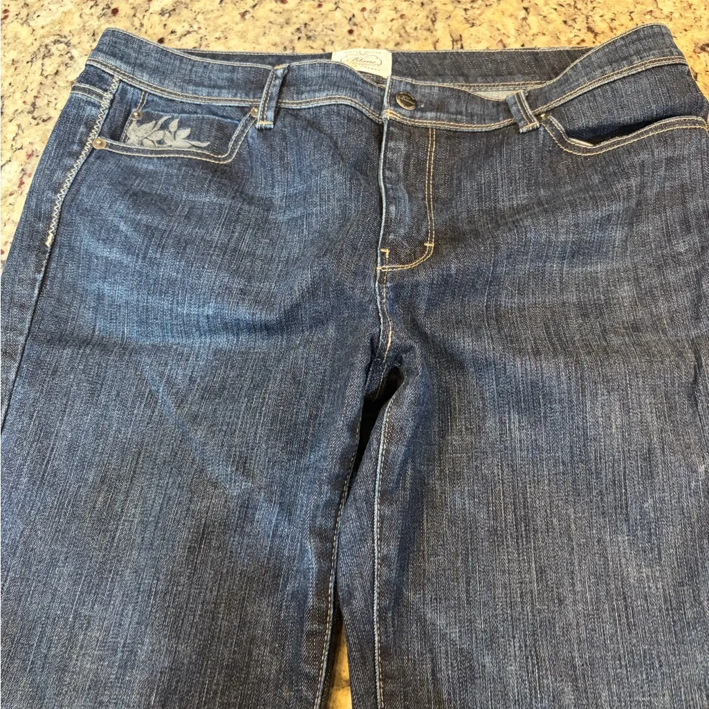 White House Black Market Blanc Straight Blue Jeans - Image 3