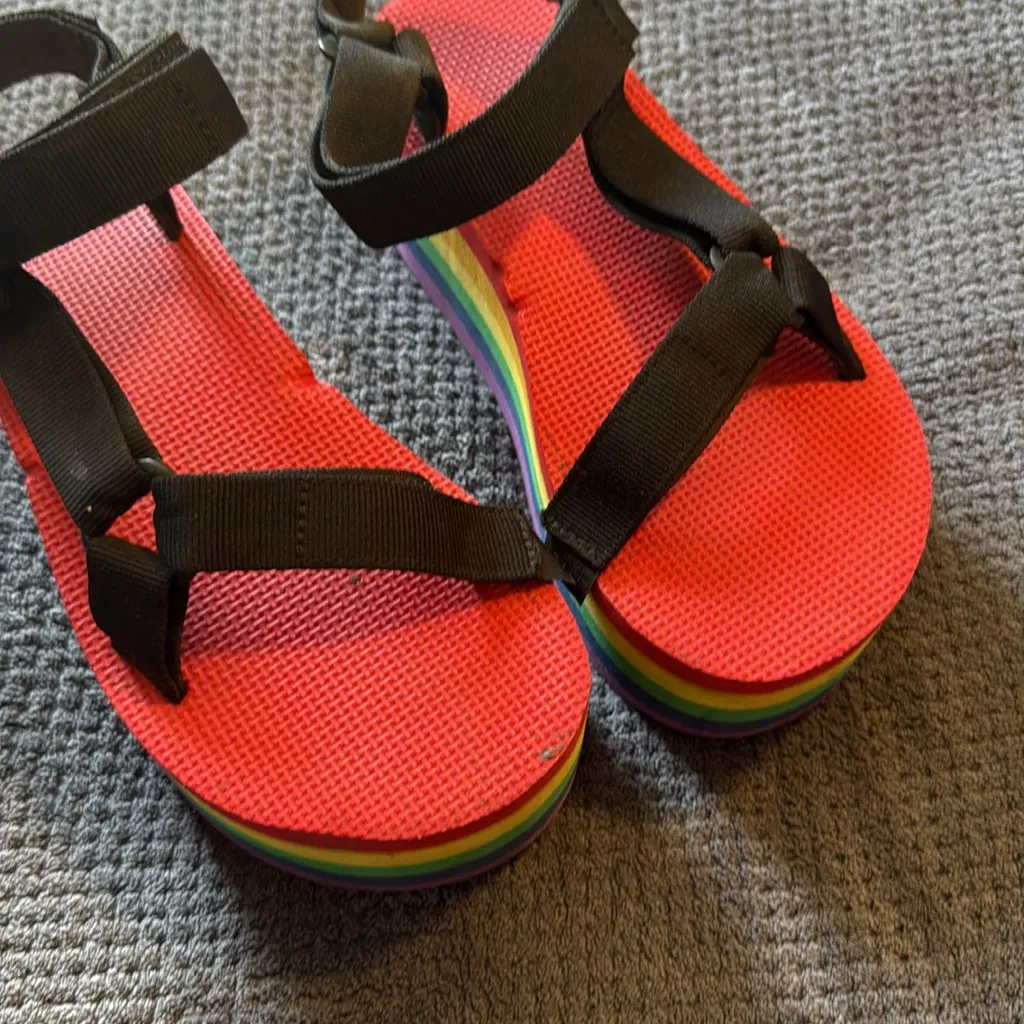 Teva All Gender Flatform Universal‎ Rainbow Pride sz 6 - Image 3