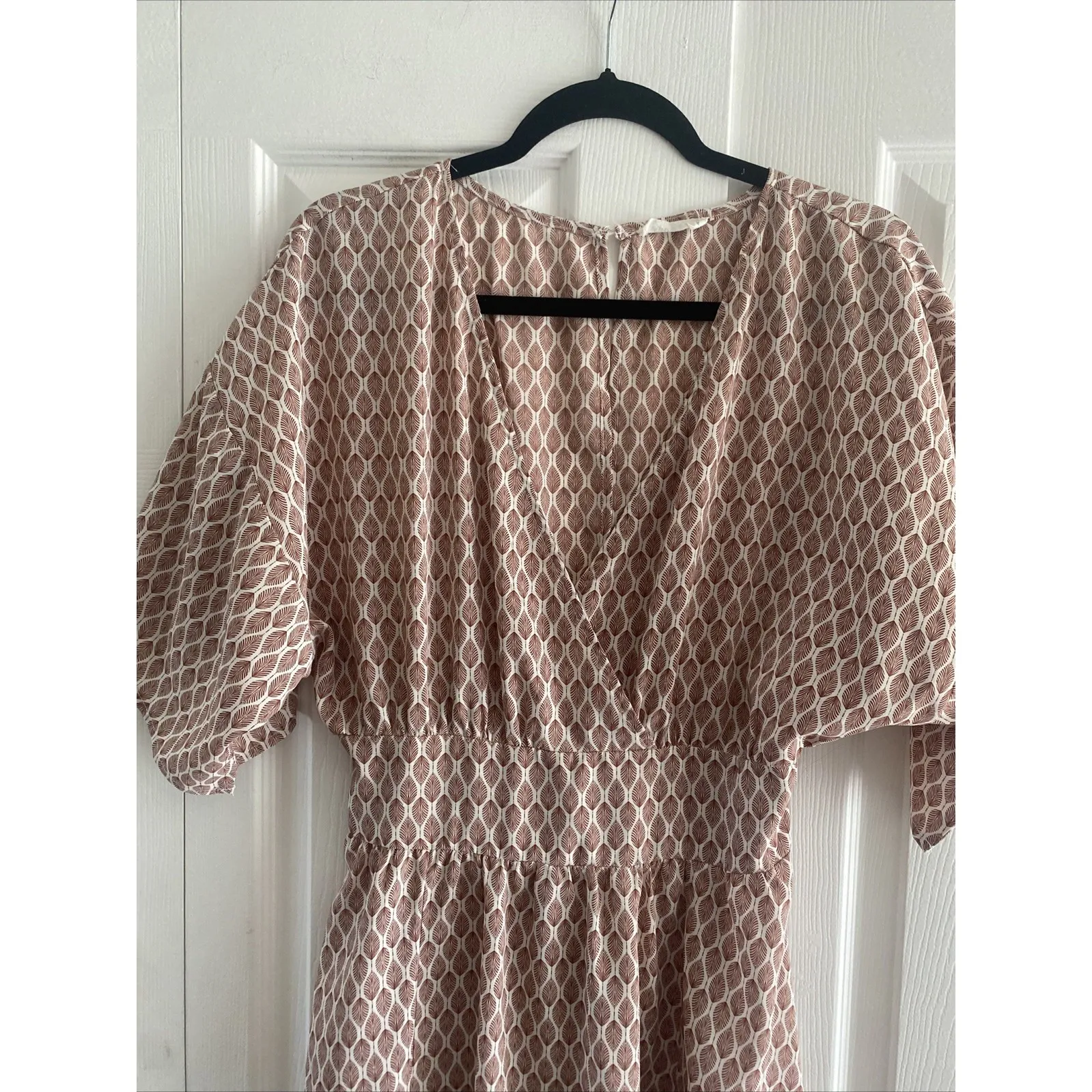 AndTheWhy Deep V Neck Leaf Pattern Maxi Dress‎ Medium Smocked Waist Retro Trad - Image 2