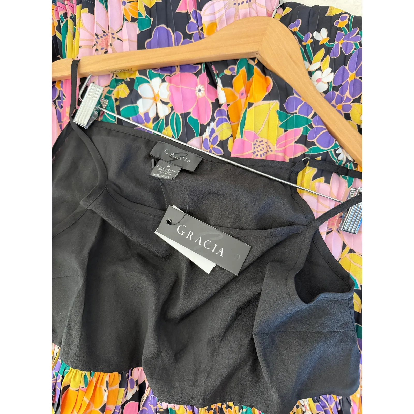 Gracia Midi Pleated Dress Size Medium Floral Spaghetti Strap Square Neck NEW - Image 4