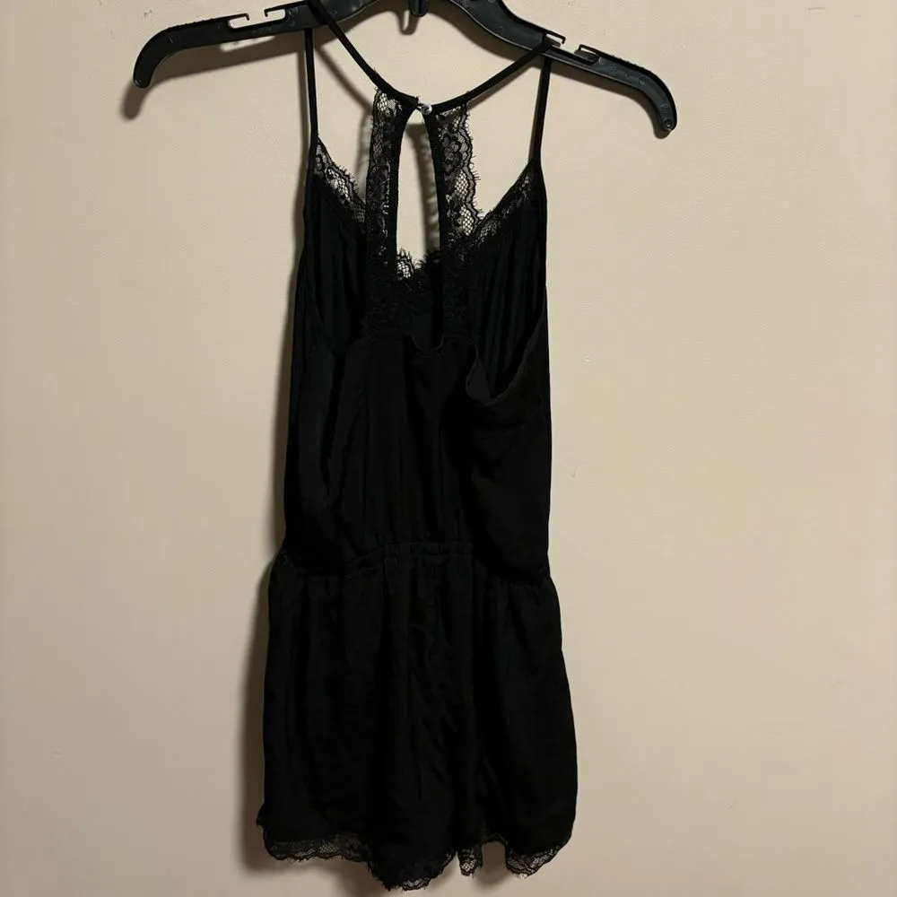 Hollister Black Lace Romper Shorts- Size Medium - Image 8