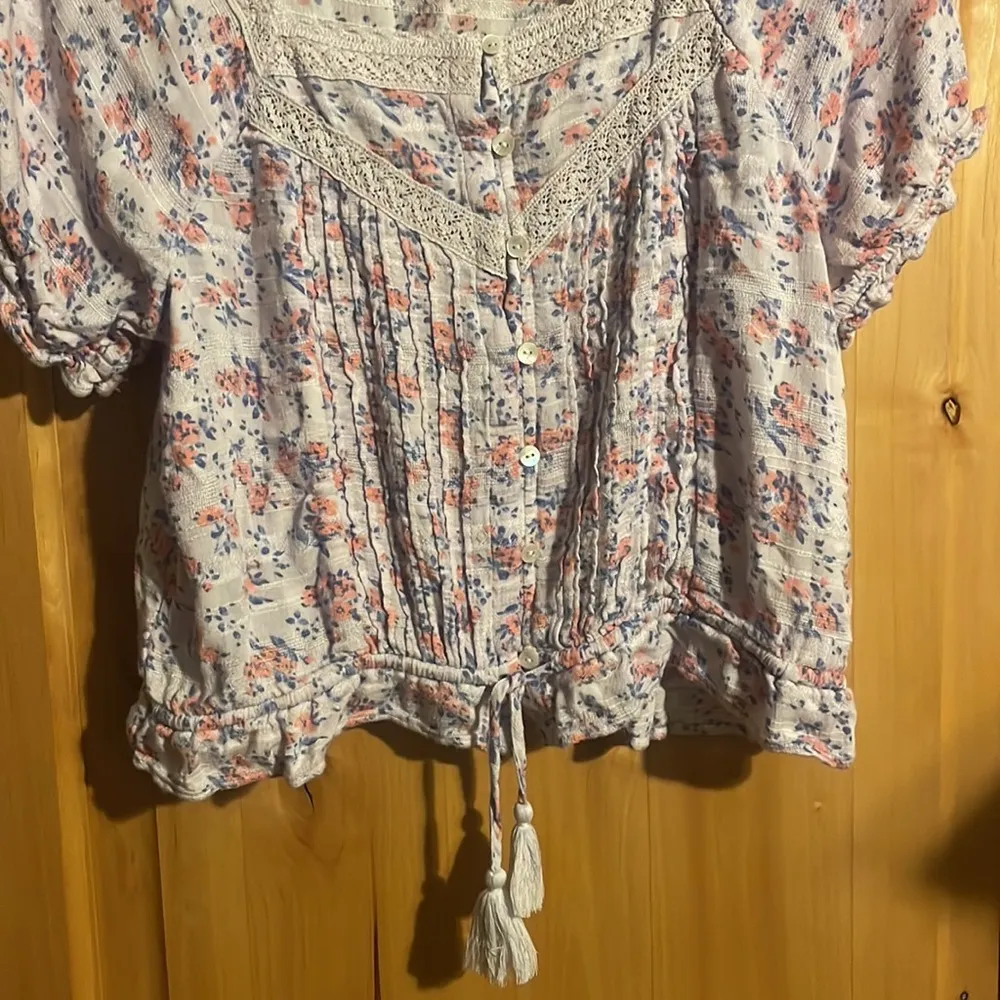 LUCKY BRAND 7W46342 Lilac Multi Floral Short Sleeve Peasant Top $69.50 EUC M - Image 6