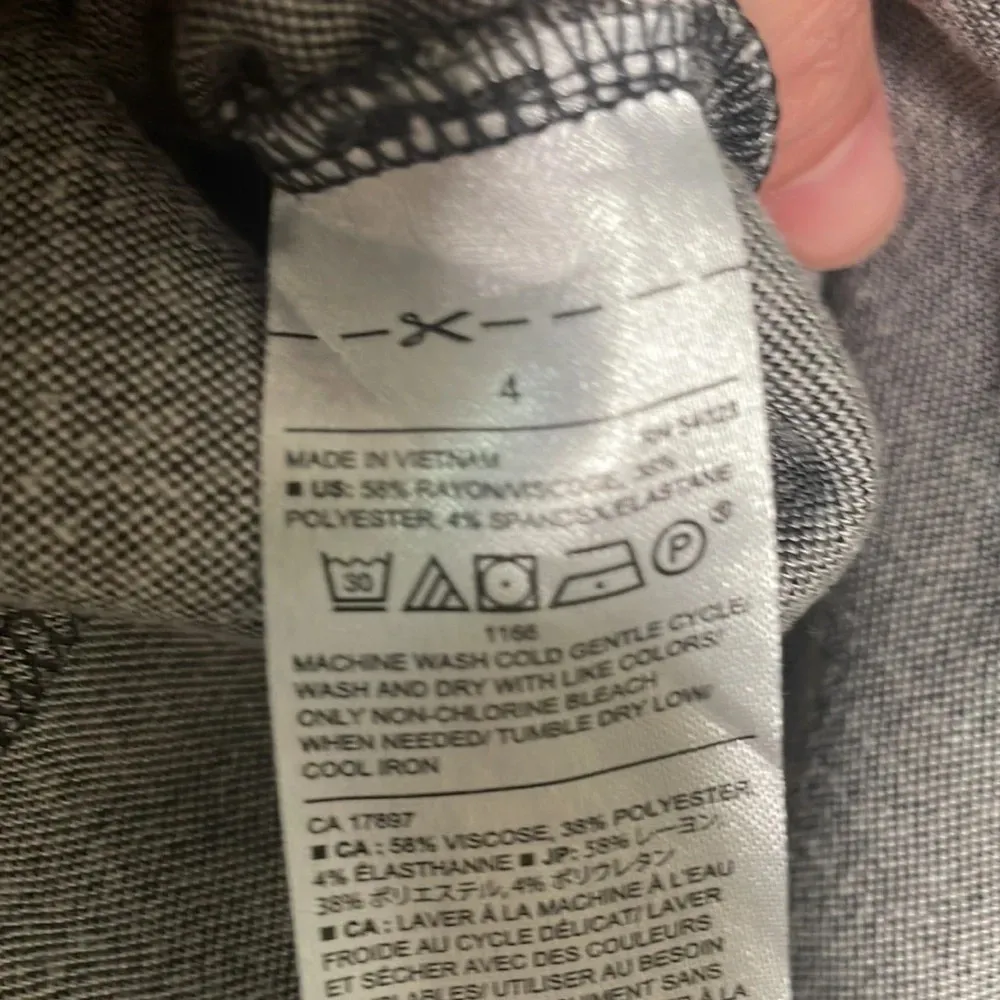 Banana Republic Factory Flouncy Fluted‎ Mini Skirt Grey size 4 - Image 6