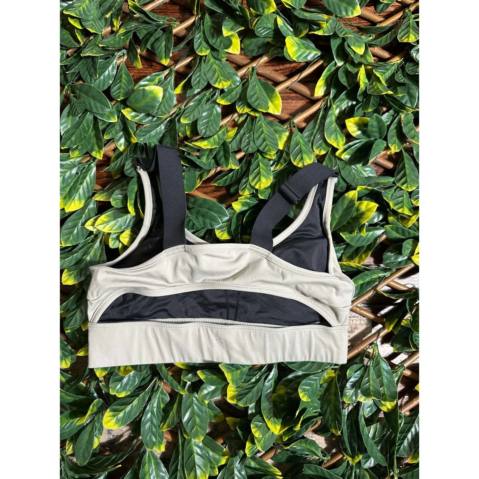 Varley  Edris Tan Open Back Sports Bra Size Medium - Image 2