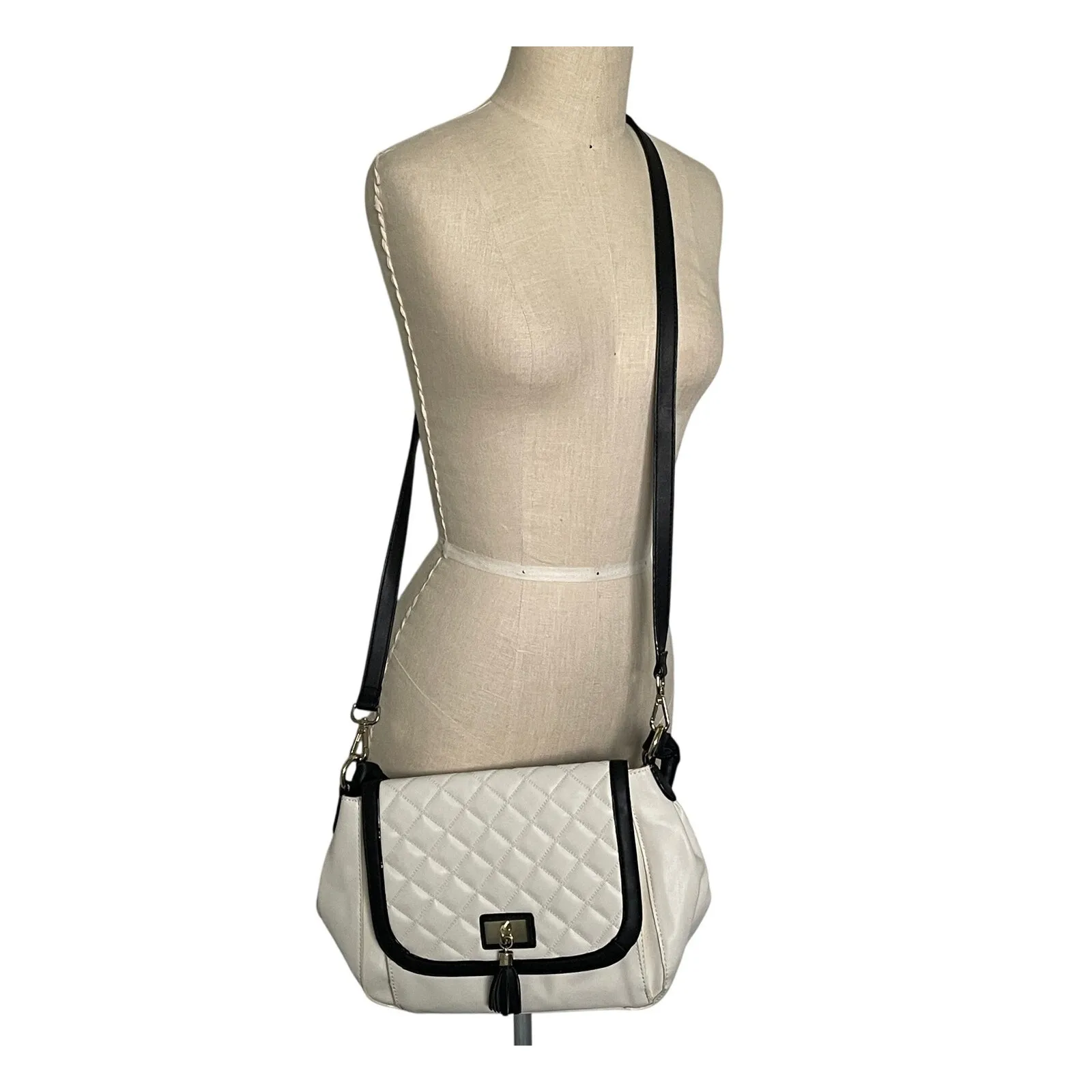 Liz Claiborne Cream Quilted Flap Satchel Bag Black Trim - Image 2