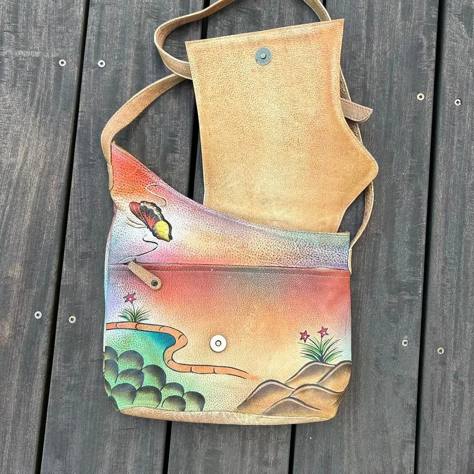 VTG Painted-Look Leather Crossbody Purse Shoulder Bag w/ Butterflies and Floral - Image 3