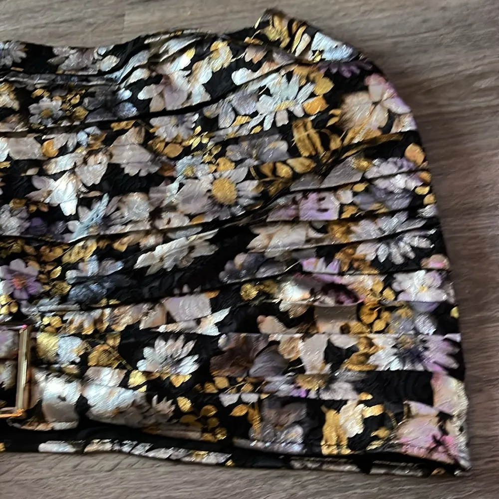 Bebe Ruched Metallic Mini Skirt Size 8 - Image 10