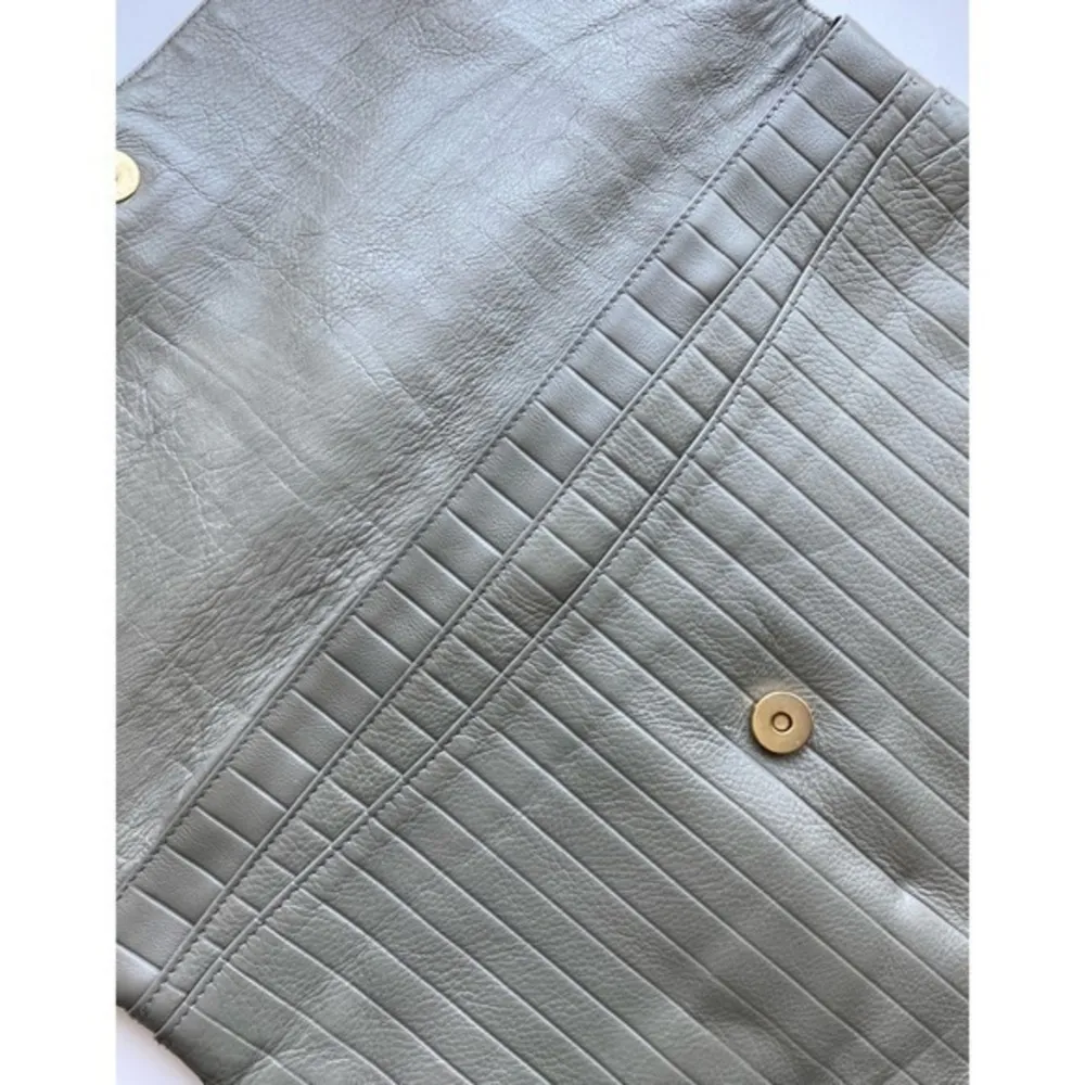 Perry Ellis • Grey Stripe Flap Handbag - Image 6