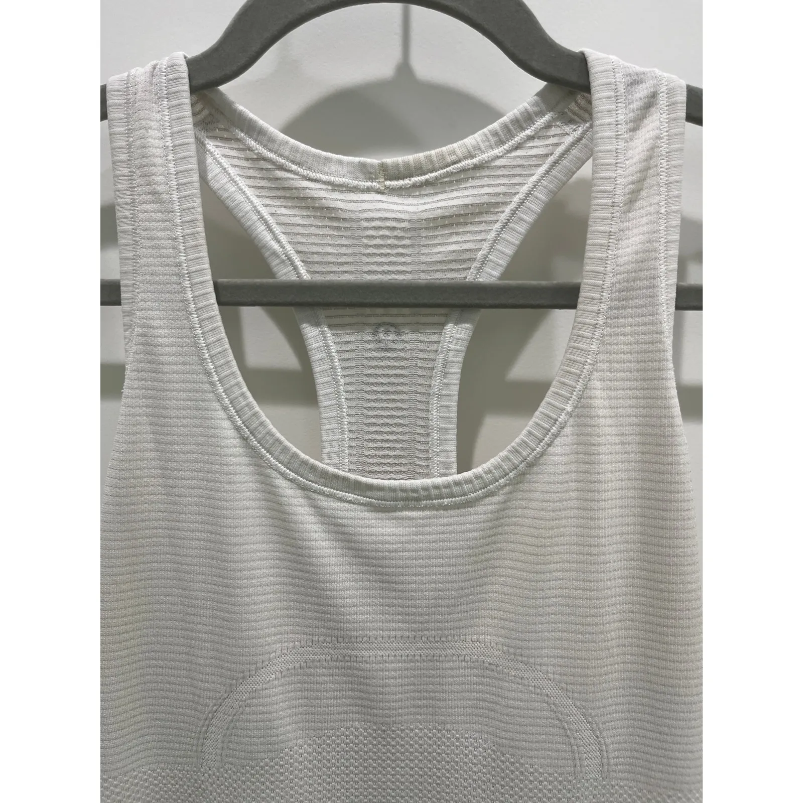 Lululemon White Swiftly Tech Racerback Tank Sz 6 - Image 3