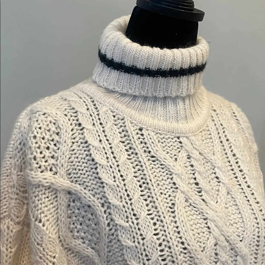 Cozy Cream Cable Knit Turtleneck Sweater Liz sport small - Image 2