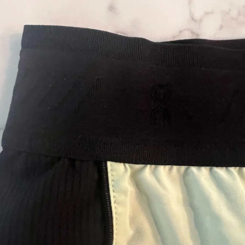 Women’s On Cloud On Running Shorts Running Active XS Green Black EUC - Image 7