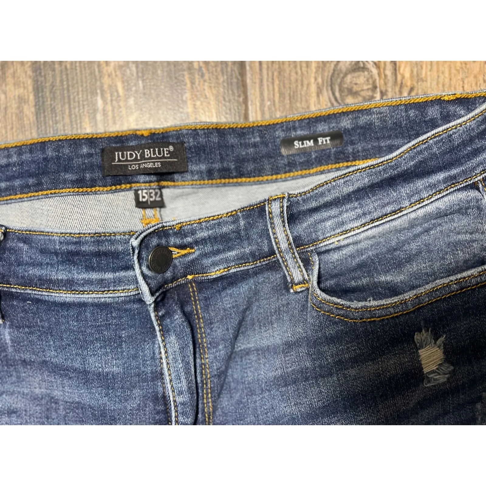 Judy Blue Jeans Slim Fit Distressed Medium Wash Size 15/32 Ankle Crop Mid Rise - Image 4