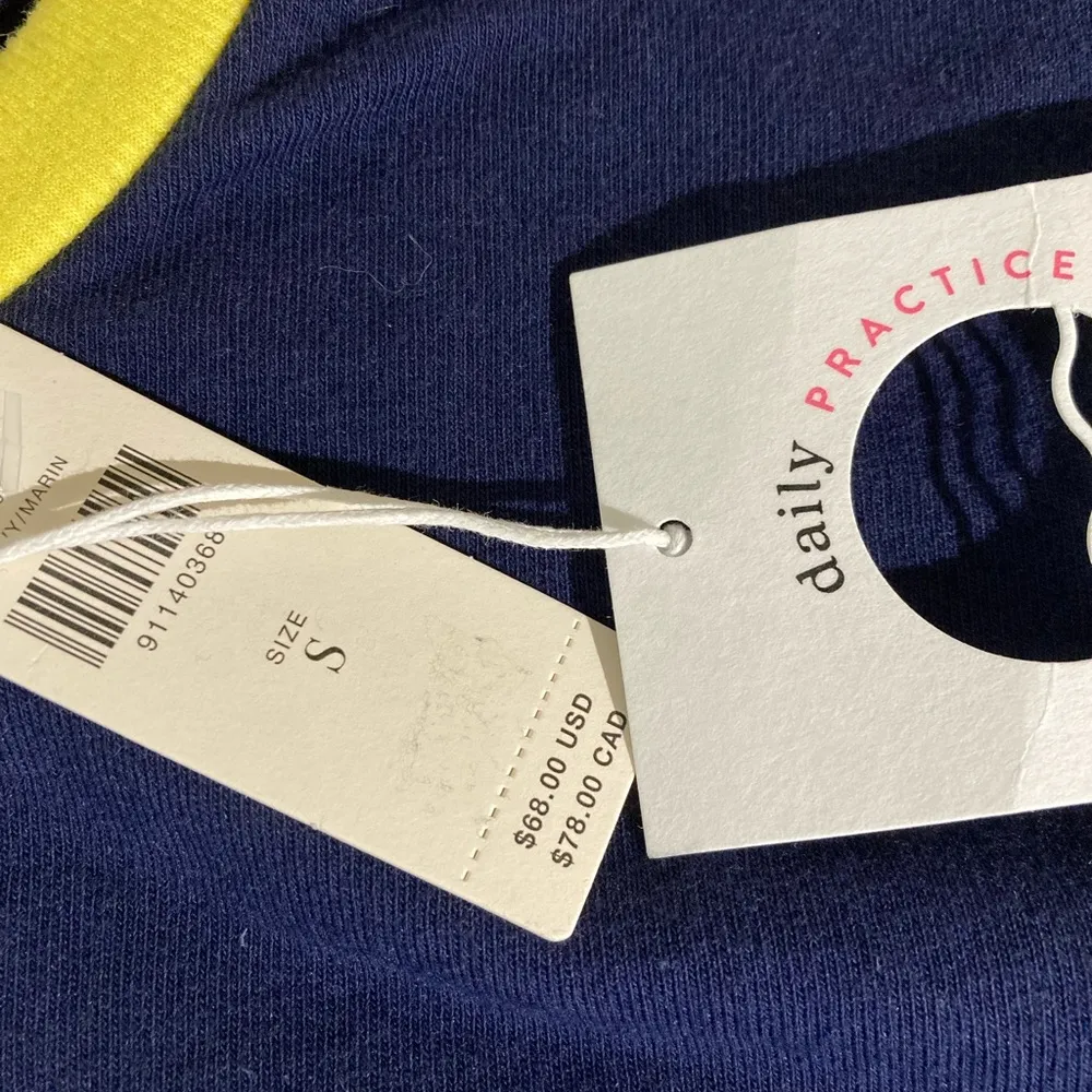 graphic crop tee NEW - Image 2