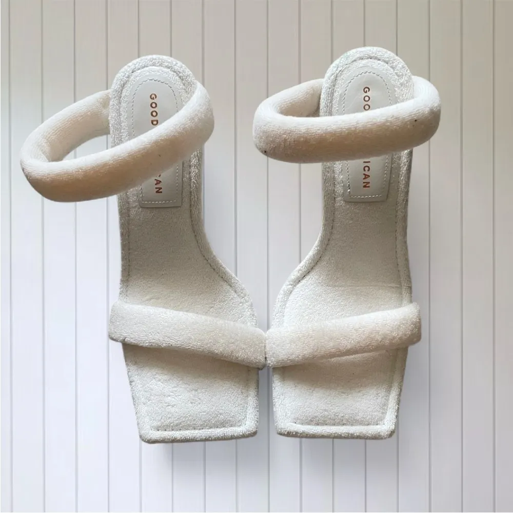 Good American Terry Kickstand Heels - Image 5