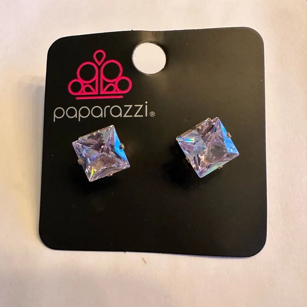 Time Square Timeless Gold Post Earrings (233) - Image 3