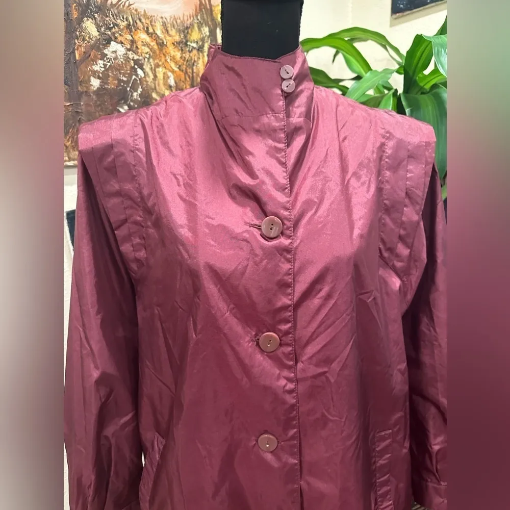 EUC LERRY LEVINE VINTAGE RAIN COAT BURGUNDY COLOR WITH SHOULDER PADS SZ LARGE - Image 6
