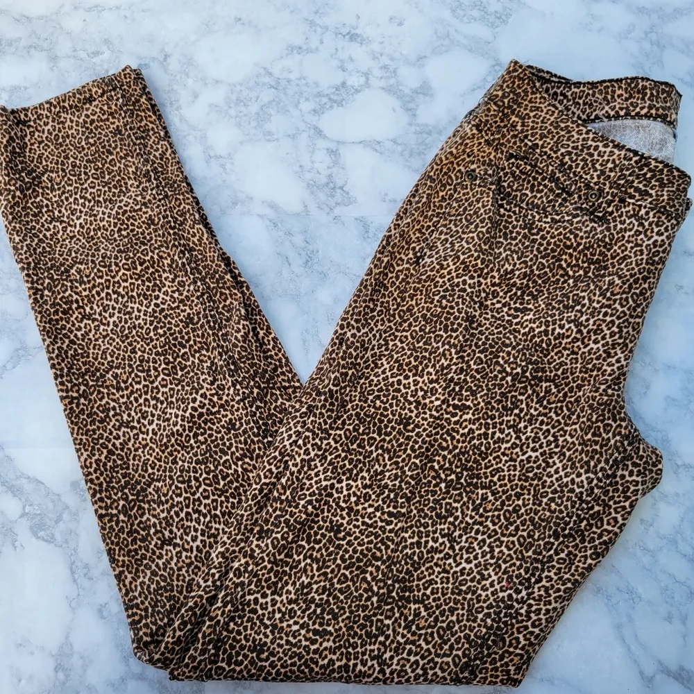 NY&CO leopard print skinny jeans size 4 - Image 3