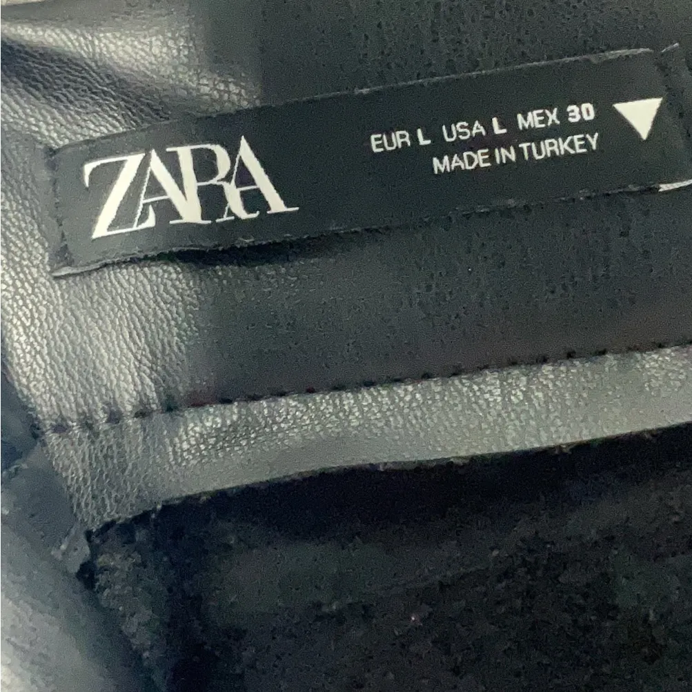 ZARA Faux Leather Leggings with Side Cut Out Detail Back Zipper Black Size L - Image 11