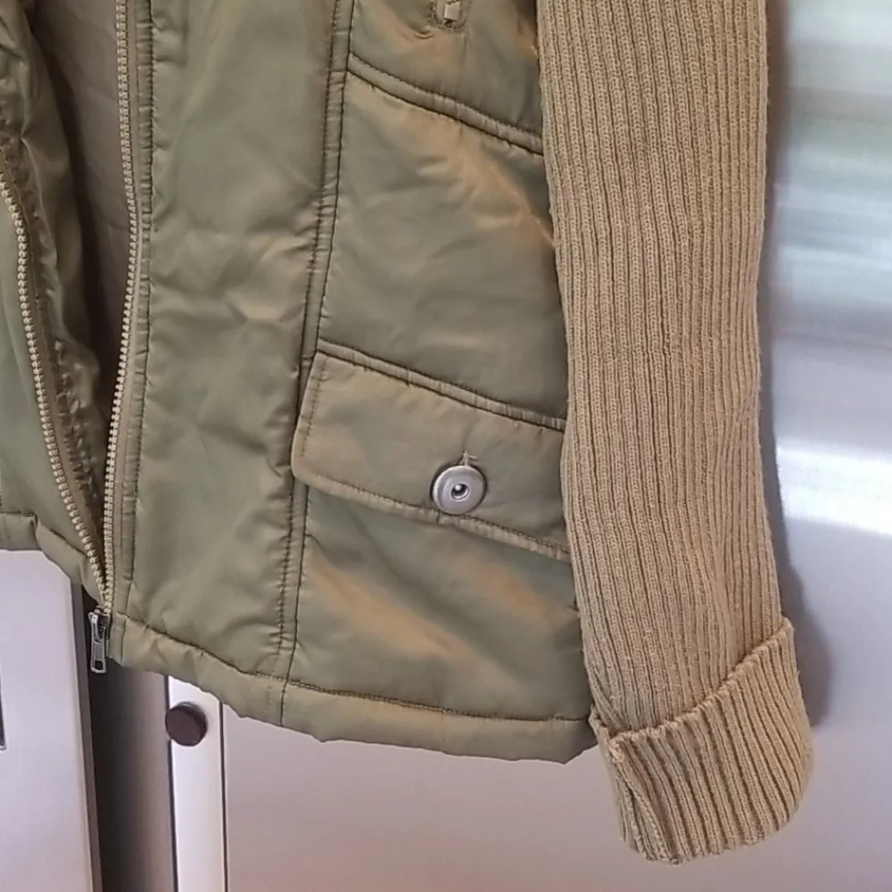 💕GEE GEE SPORT💕 Nylon Ribbed Knit Hooded Ja ket - Image 4