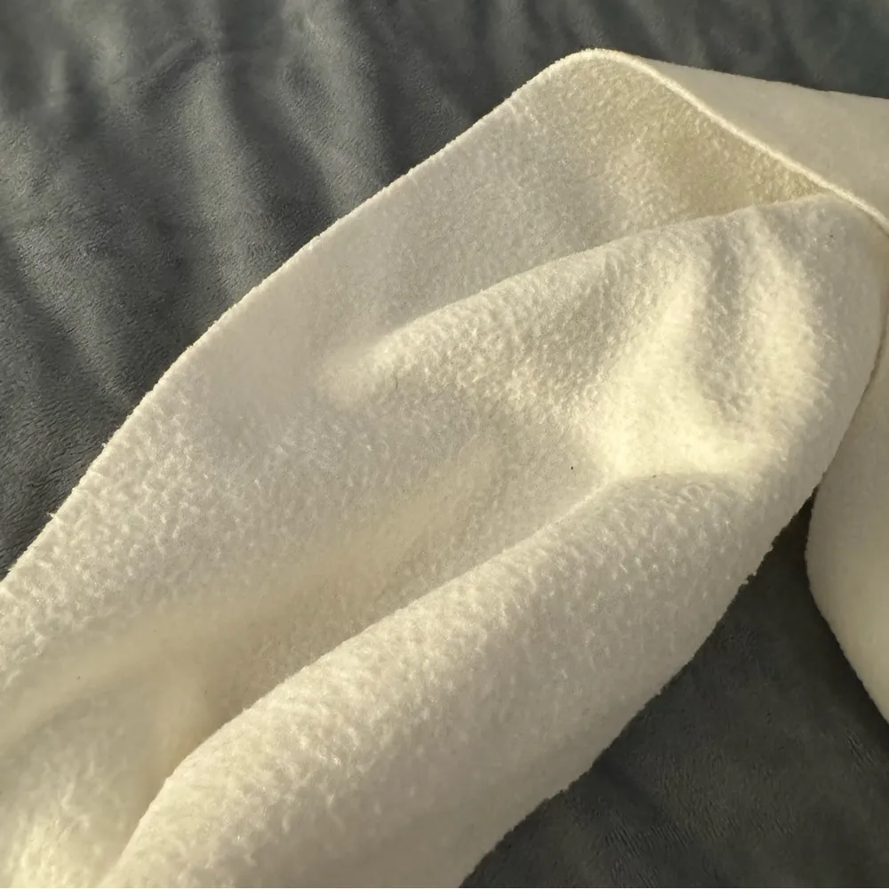 old navy fuzzy white scarf - Image 2