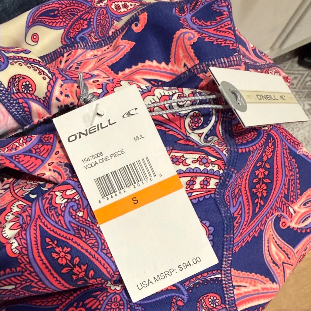 O'Neill Pink and Purple Paisley One Piece Swimsuit cheeky small - Image 8