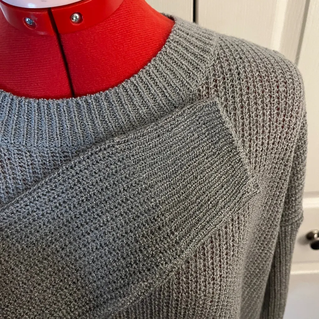 Lulu's Alyssa Grey Knit Sweater Size L - Image 4