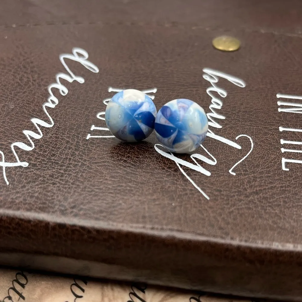 Vintage 70s Blue White Swirl Dome Cabochon Stud Earrings Stainless Steel - Image 5