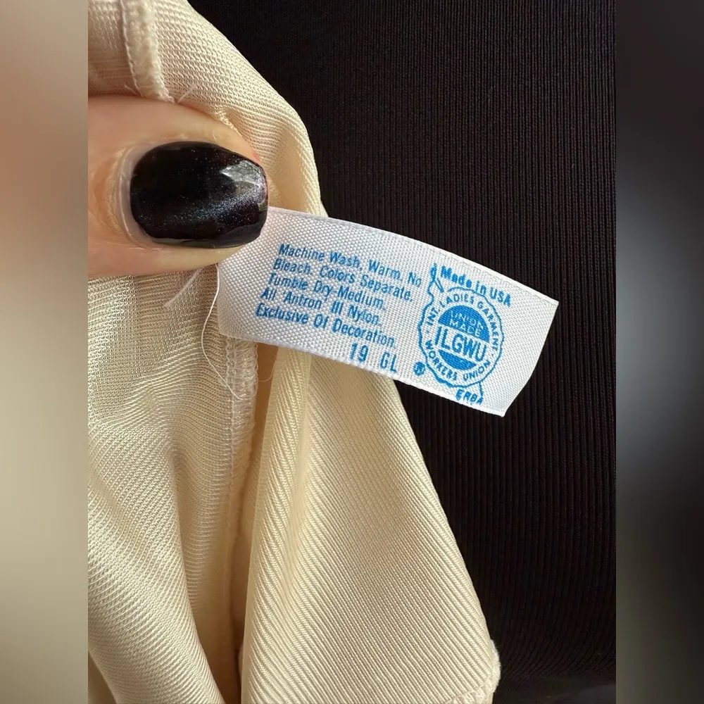 Vintage Maidenform Delectables nude lace rosebud cami, size 36 Tan - Image 12