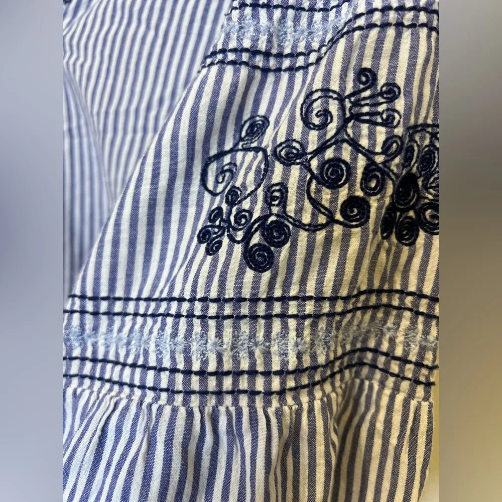 St. John Bay Long Sleeve Embroidered V Neck Blouse XL - Image 2