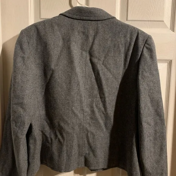 Pendleton Women’s Size Small Charcoal Grey Jacket‎ 100% Wool Made in the USA - Image 2