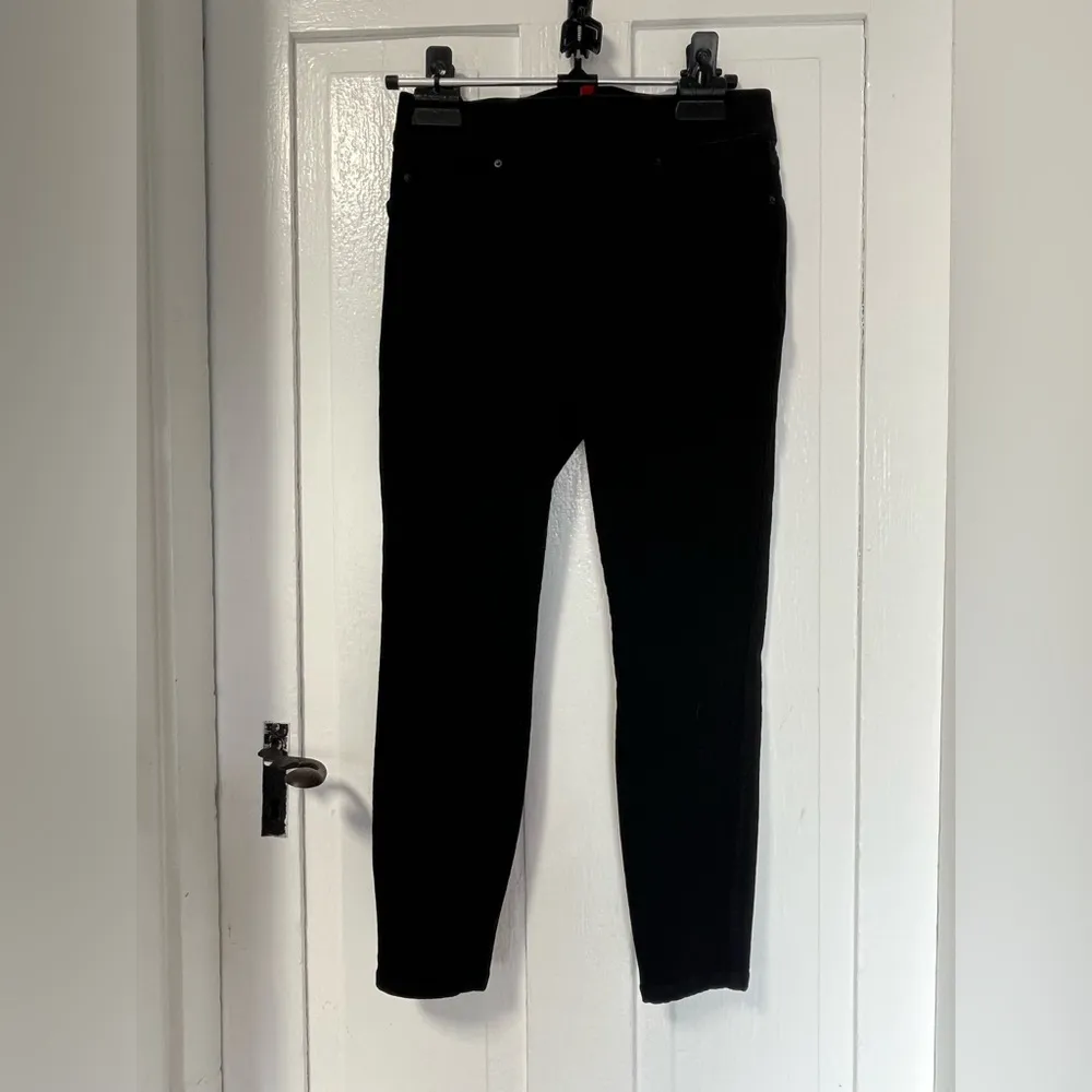 Spanx  Black every wear ankle Jeans medium petite - Image 3