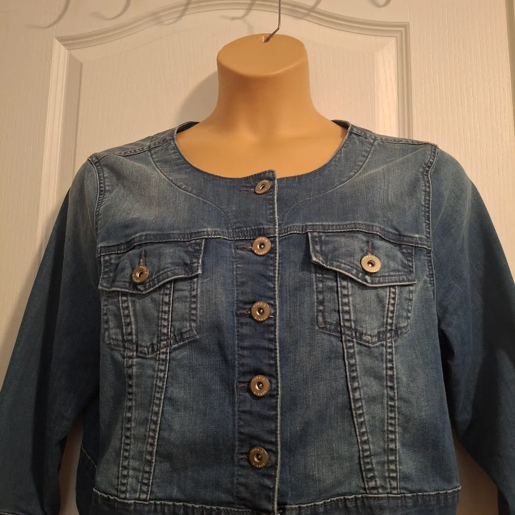 Torrid Sz 2  Cropped Blue Jean Jacket - Image 8