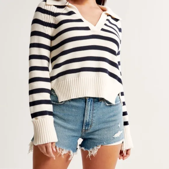 Abercrombie & Fitch Curve Love High Rise 4" Mom Short Size 31 - Image 2