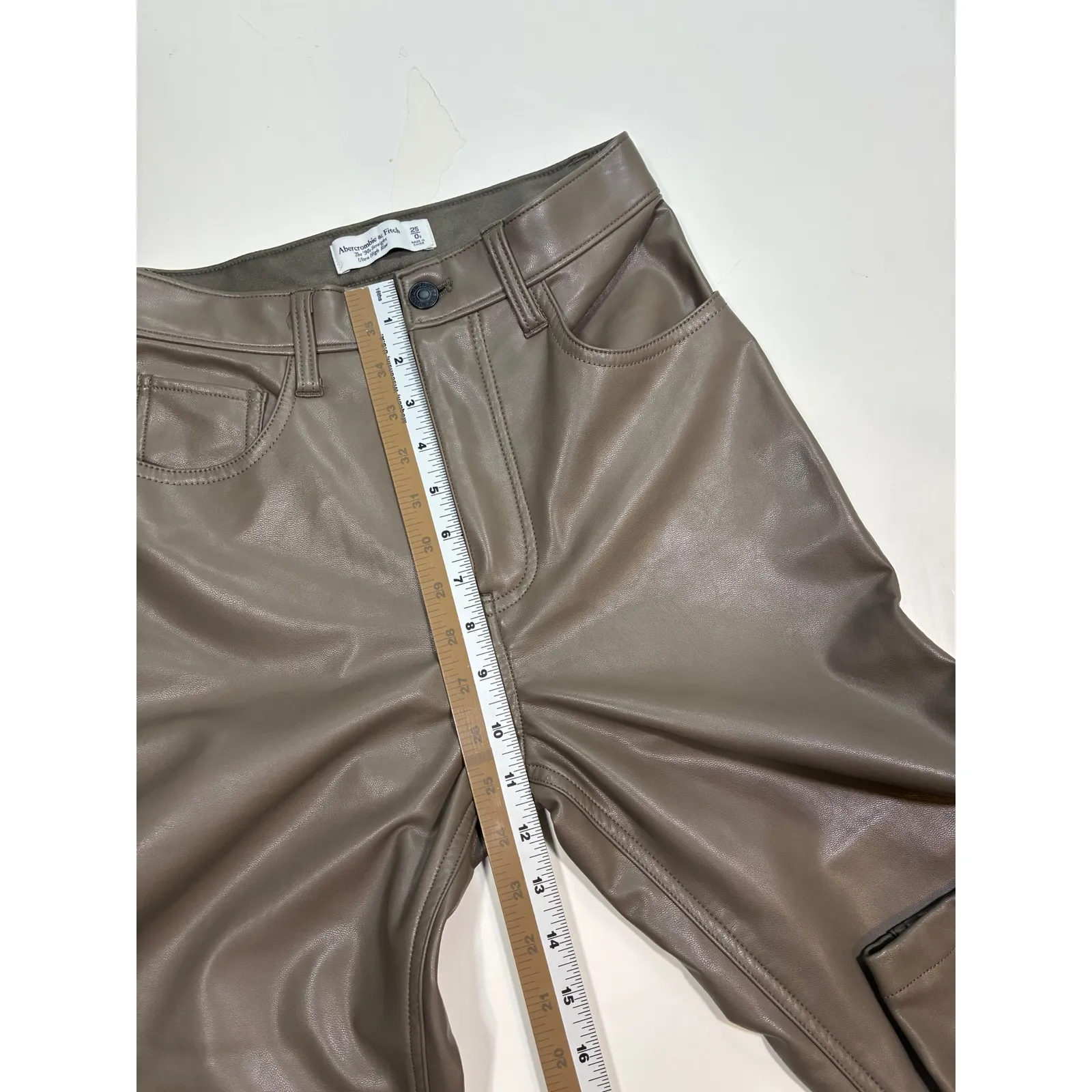 EUC Abercrombie‎ & Fitch 90s Straight Ultra High Rise Faux Leather Pants 25/0s - Image 7