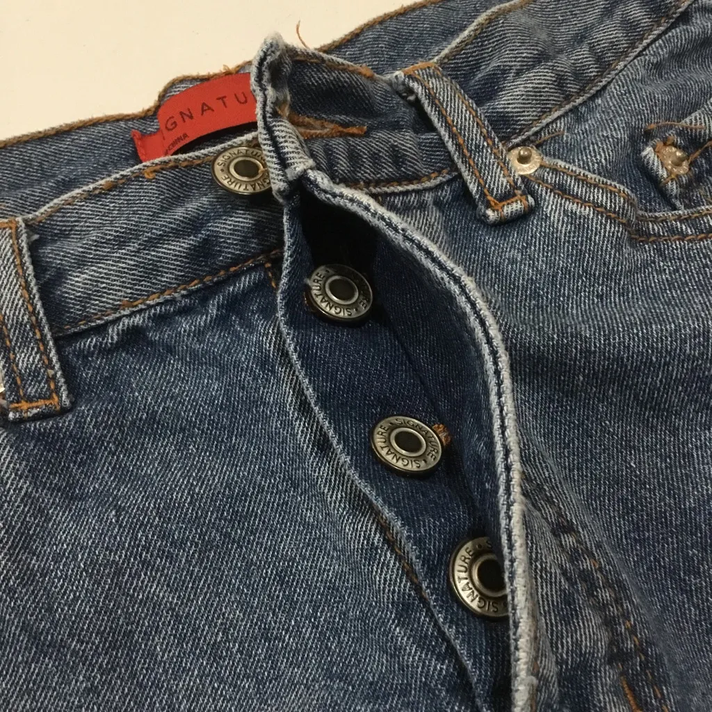 Signature 8  Button Fly Jean Shorts - Image 4