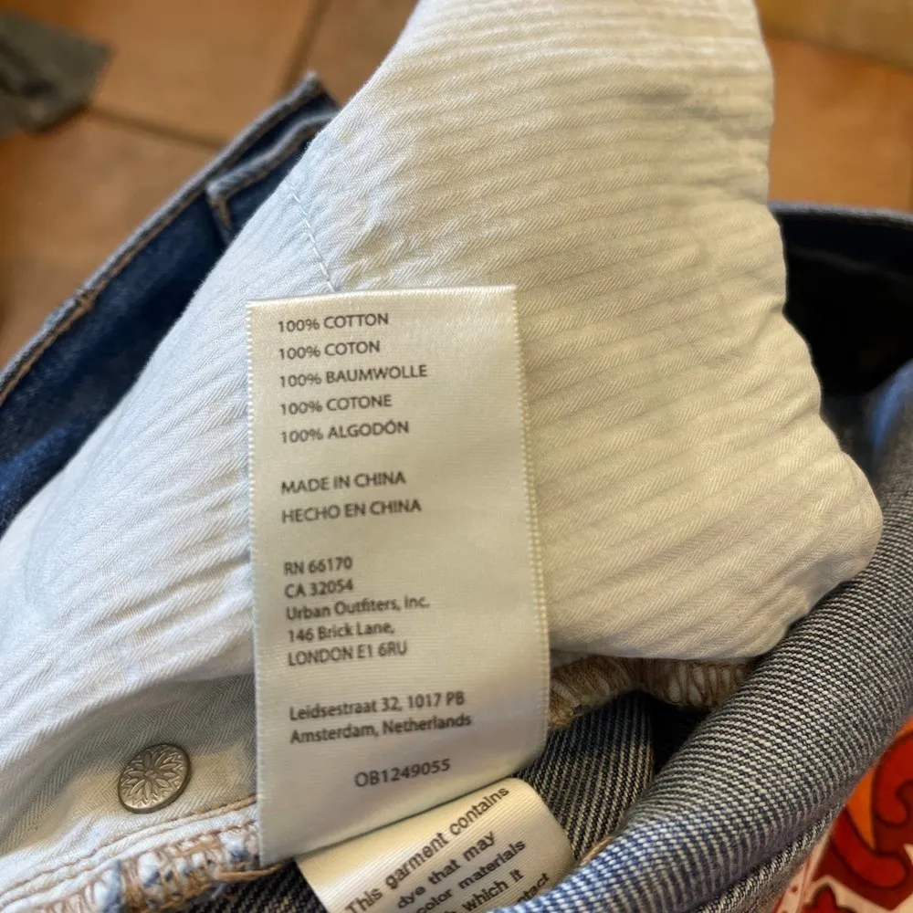 We the free good vibrations cutoffs - Image 3