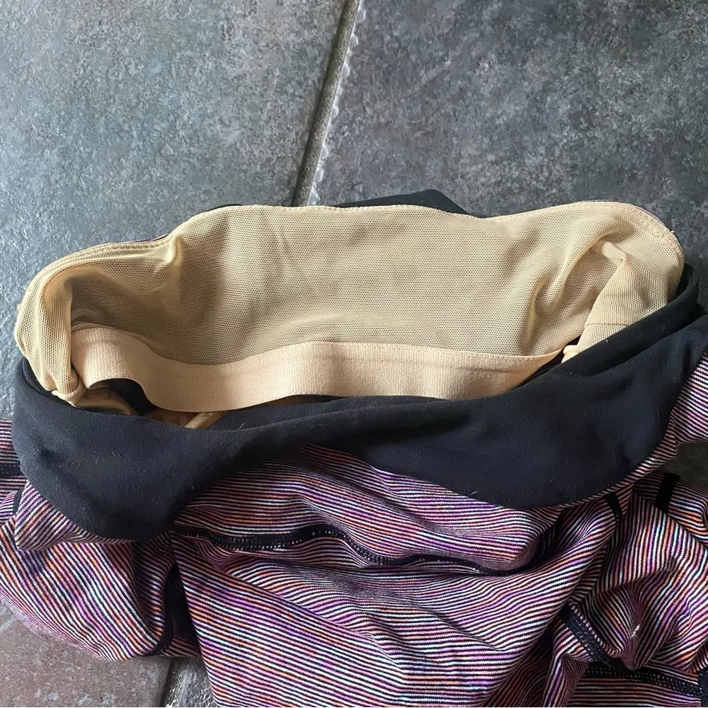 •Lululemon scoop neck tank• Size 4 - Image 4