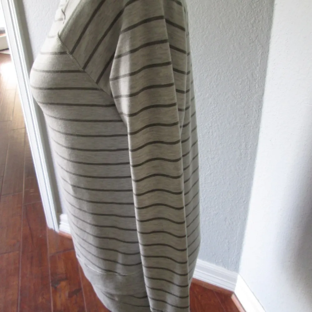 Danskin Sweatshirt - Size Medium - Image 3