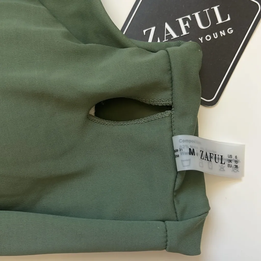 NWT Zaful Tie Front Bikini Top in Green Women's Medium - Image 3