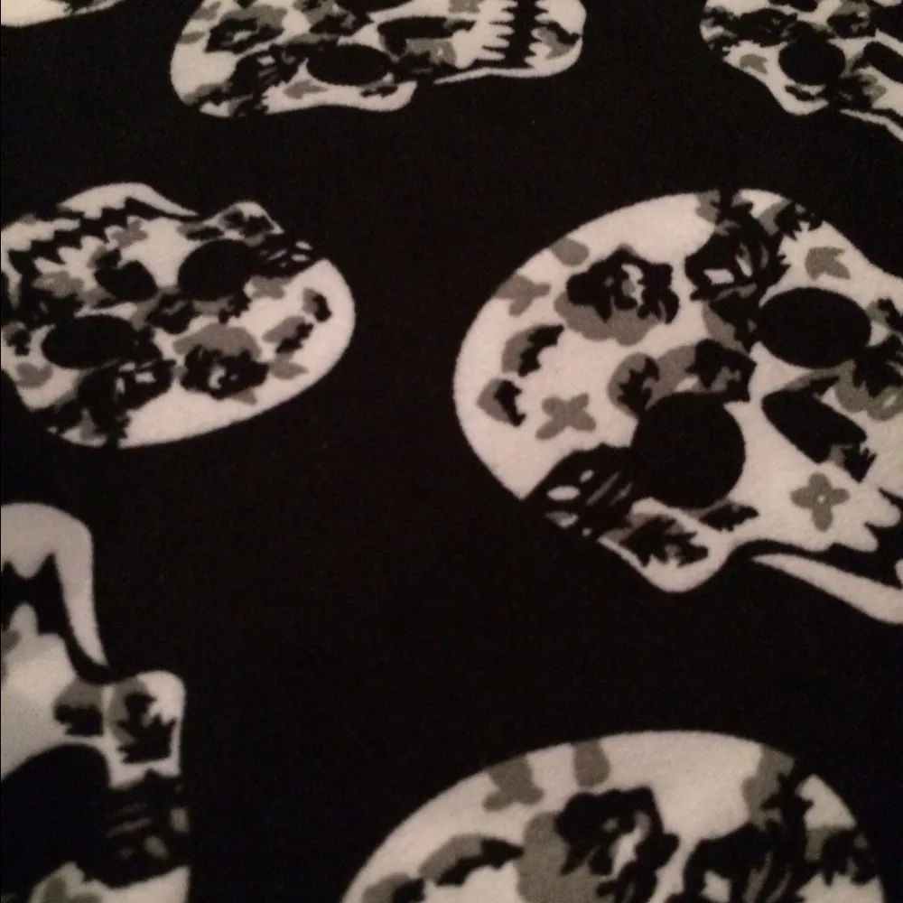 ☠️ Soft Black White Skull Print Leggings Pants - Image 2